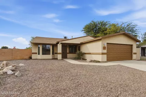 5990 S Pin Oak Dr, Tucson, AZ 85746