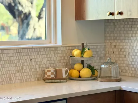 Kitchen - 2350 E Hampton St, Tucson, AZ 85719 photo 5 of 6