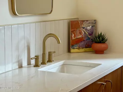 Bath - 2350 E Hampton St, Tucson, AZ 85719 photo 2 of 6