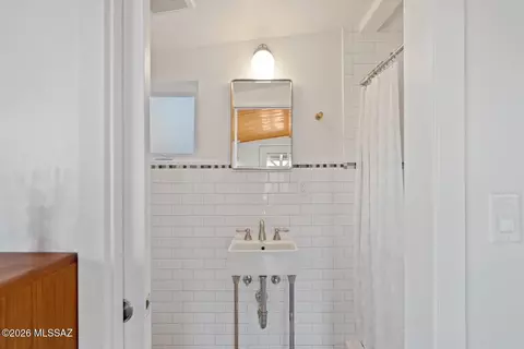 Bath - 2350 E Hampton St, Tucson, AZ 85719 photo 6 of 6