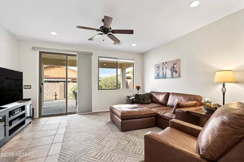 Living - 13773 E Carruthers St, Vail, AZ 85641 photo 4 of 6