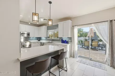 Kitchen - 5952 E Sanderling Dr, Tucson, AZ 85756 photo 5 of 12