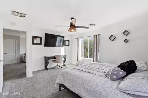 Bedroom - 5952 E Sanderling Dr, Tucson, AZ 85756 photo 3 of 8