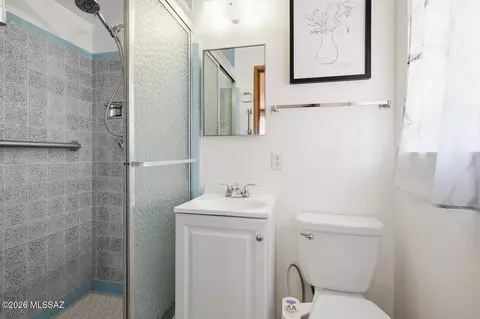 Bath - 336 E 24th St, Tucson, AZ 85713 photo 2 of 2