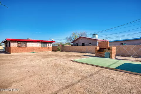 Exterior - 336 E 24th St, Tucson, AZ 85713 photo 5 of 5