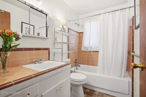 Bath - 336 E 24th St, Tucson, AZ 85713 photo 1 of 2