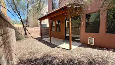 391 E Calderwood Rd, Tucson, AZ 85704