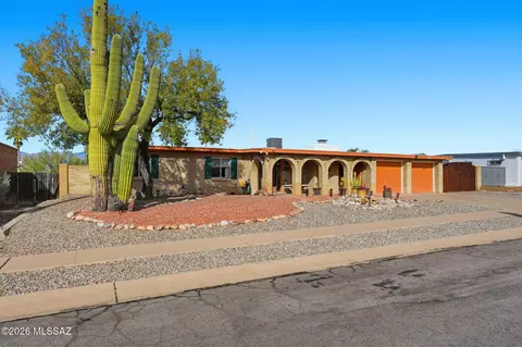 Exterior - 9045 E 7th St, Tucson, AZ 85710 photo 5 of 9