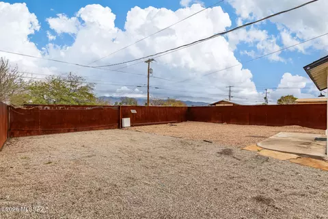 Exterior - 1025 E 28th St, Tucson, AZ 85713 photo 10 of 12