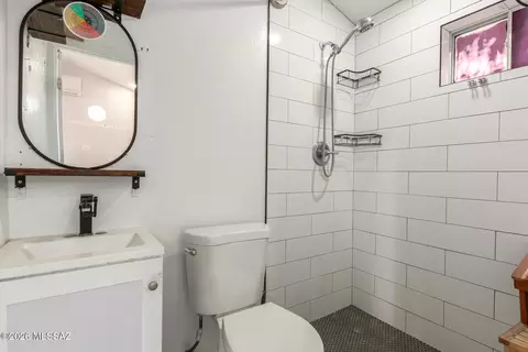 Bath - 1025 E 28th St, Tucson, AZ 85713 photo 2 of 2