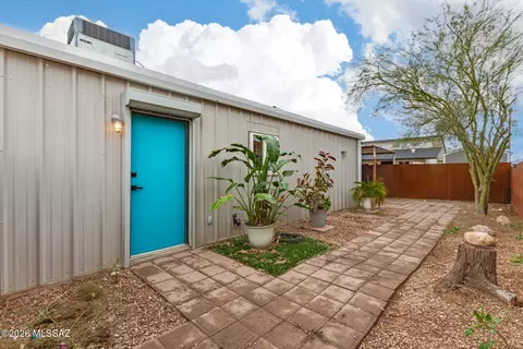 Exterior - 1025 E 28th St, Tucson, AZ 85713 photo 4 of 12
