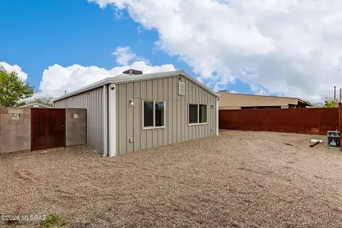 Exterior - 1025 E 28th St, Tucson, AZ 85713 photo 3 of 12