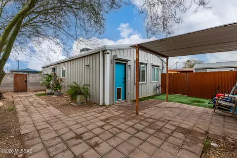 Exterior - 1025 E 28th St, Tucson, AZ 85713 photo 6 of 12