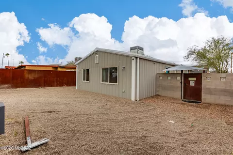 Exterior - 1025 E 28th St, Tucson, AZ 85713 photo 2 of 12