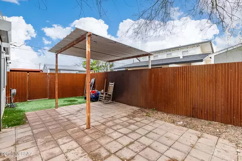 Exterior - 1025 E 28th St, Tucson, AZ 85713 photo 7 of 12
