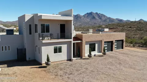 71 Yoga Ct, Rio Rico, AZ 85648