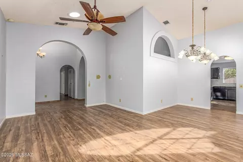 Living - 5331 W Eaglestone Loop, Tucson, AZ 85742 photo 4 of 6