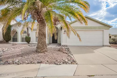 Exterior - 5331 W Eaglestone Loop, Tucson, AZ 85742 photo 2 of 9