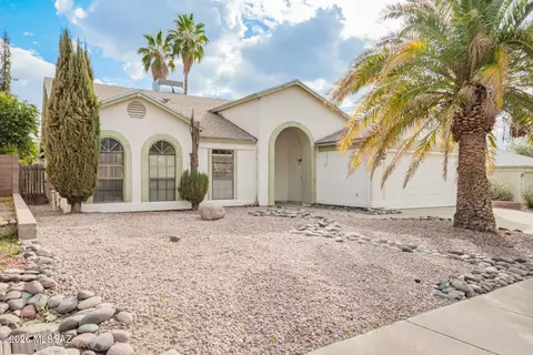 Exterior - 5331 W Eaglestone Loop, Tucson, AZ 85742 photo 3 of 9
