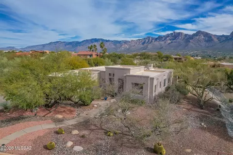 10760 N Stargazer Dr, Oro Valley, AZ 85737
