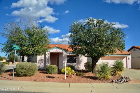 166 N Wellspring Dr, Green Valley, AZ 85614