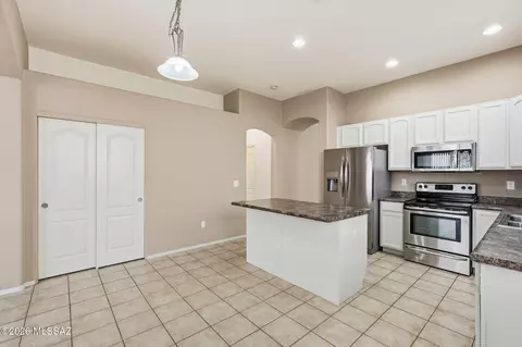 Kitchen - 12549 E Red Canyon Pl, Vail, AZ 85641 photo 1 of 5