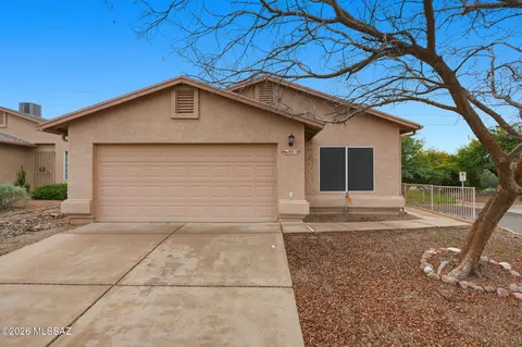 8818 E Rose Tree St, Tucson, AZ 85730