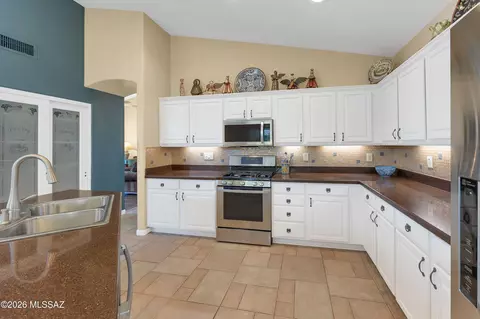 Kitchen - 63047 E Harmony Dr, Tucson, AZ 85739 photo 4 of 5