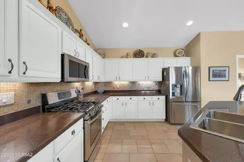 Kitchen - 63047 E Harmony Dr, Tucson, AZ 85739 photo 2 of 5