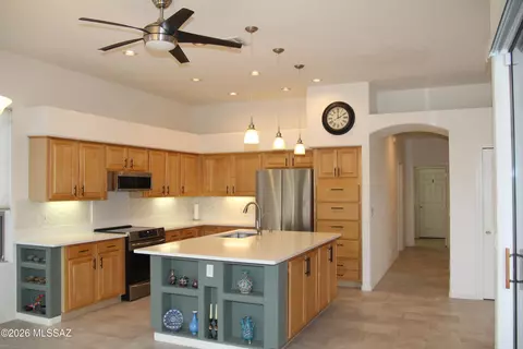 Kitchen - 2177 N Split Rock Pl, Tucson, AZ 85749 photo 1 of 4