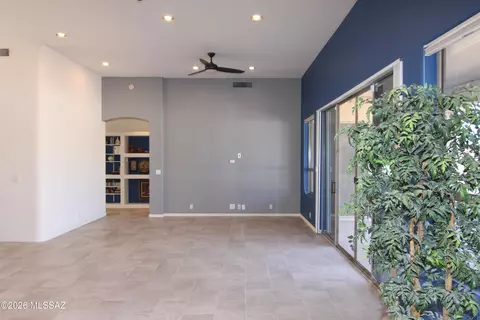 Living - 2177 N Split Rock Pl, Tucson, AZ 85749 photo 2 of 7