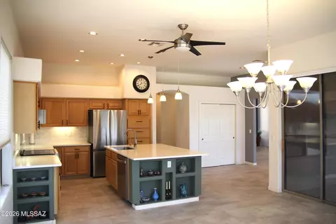Kitchen - 2177 N Split Rock Pl, Tucson, AZ 85749 photo 2 of 4