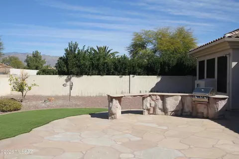 Exterior - 2177 N Split Rock Pl, Tucson, AZ 85749 photo 5 of 10