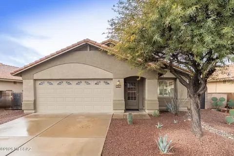 9446 E Pale Blue Topaz Ln, Tucson, AZ 85747