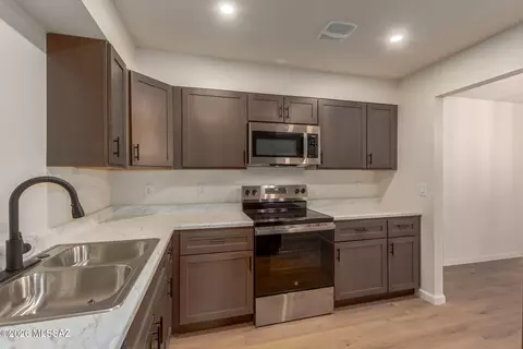 6342 N Barcelona Ln #117, Tucson, AZ 85704