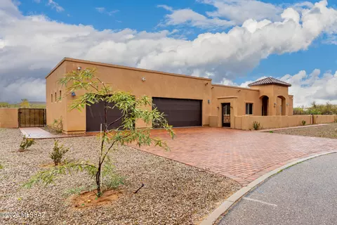 15011 N Gangarebo Pl, Tucson, AZ 85739