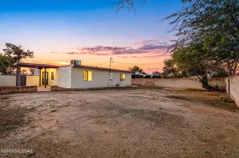 2925 E 18th St, Tucson, AZ 85716