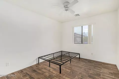 Bedroom - 433 E Geronimo Bluff Loop, Tucson, AZ 85705 photo 1 of 1