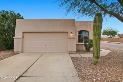 2455 N Avenida Tabica, Green Valley, AZ 85614