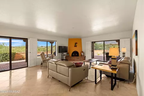 Living - 6441 Via Algardi, Tucson, AZ 85750 photo 1 of 4