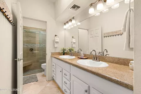 Bath - 6441 Via Algardi, Tucson, AZ 85750 photo 1 of 3