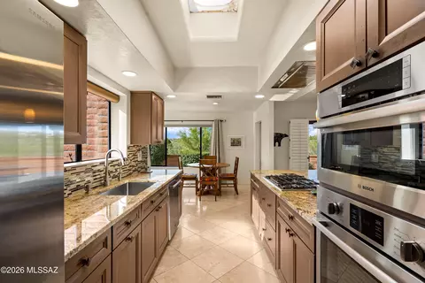 Kitchen - 6441 Via Algardi, Tucson, AZ 85750 photo 3 of 5