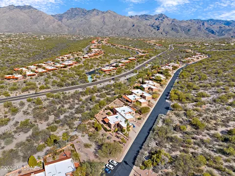View/Area - 6441 Via Algardi, Tucson, AZ 85750 photo 6 of 7