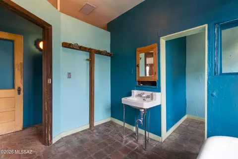 Bath - 114 E 5th St, Tucson, AZ 85705 photo 1 of 4