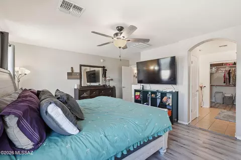 Bedroom - 10520 E Greek Dr, Tucson, AZ 85747 photo 4 of 8