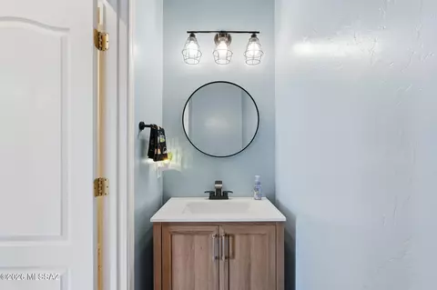 Bath - 10520 E Greek Dr, Tucson, AZ 85747 photo 1 of 3