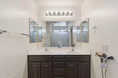 Bath - 10520 E Greek Dr, Tucson, AZ 85747 photo 2 of 3