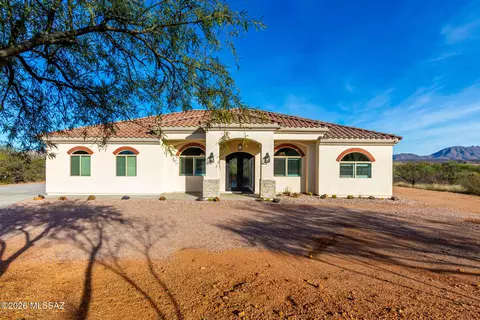 97 Keating Cir, Tubac, AZ 85646
