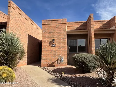 1364 W Desert Hills Dr, Green Valley, AZ 85622