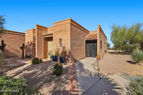 1456 W Desert Hills Dr, Green Valley, AZ 85622